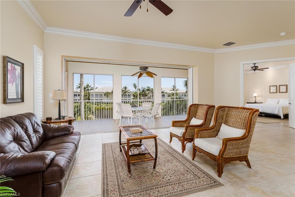 330 Grove Ct 2-201, Naples, FL 34110-9