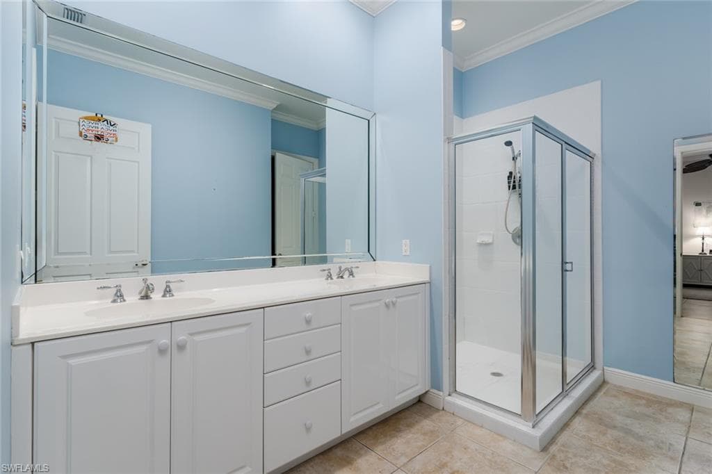 330 Grove Ct 2-201, Naples, FL 34110-22