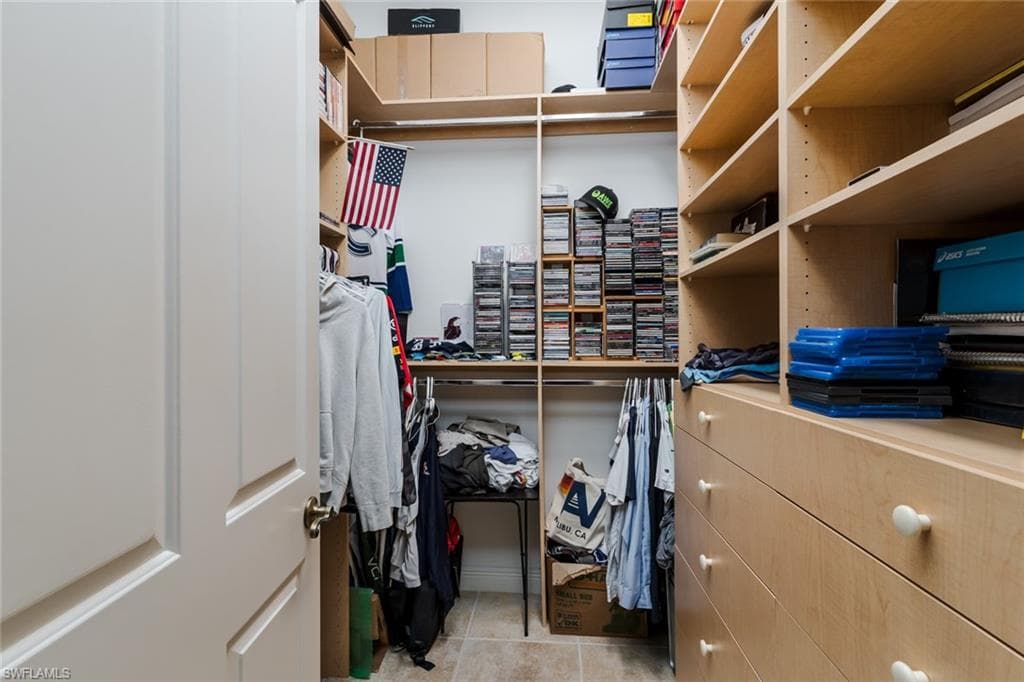 330 Grove Ct 2-201, Naples, FL 34110-23