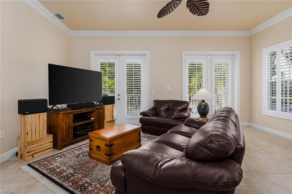 330 Grove Ct 2-201, Naples, FL 34110-26