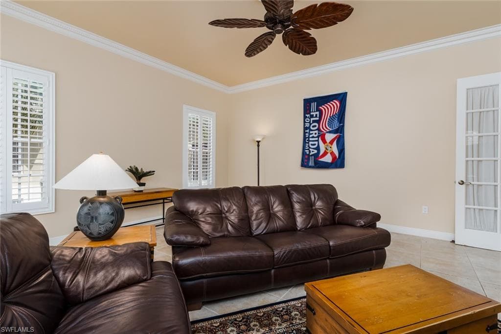 330 Grove Ct 2-201, Naples, FL 34110-27