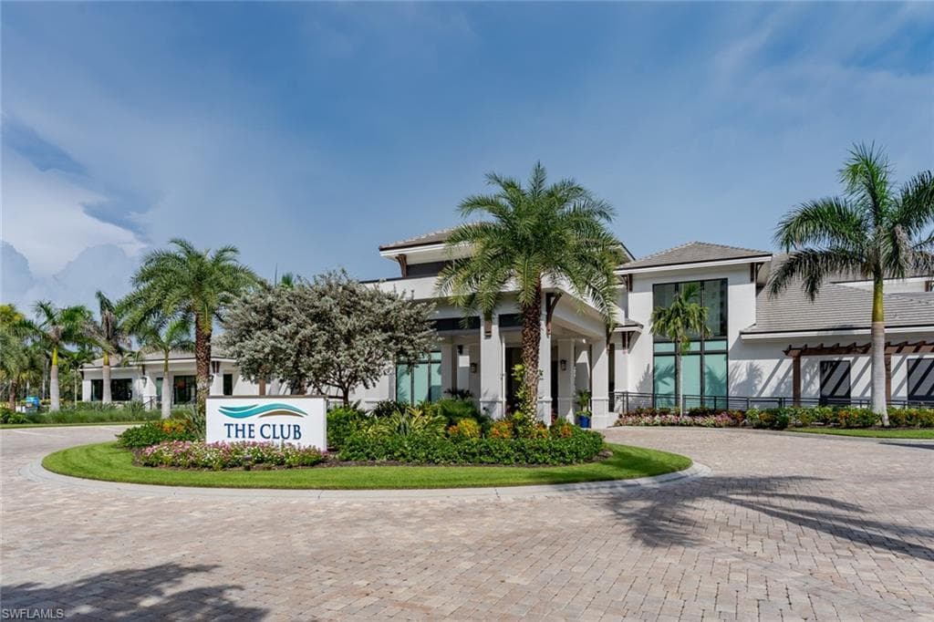 330 Grove Ct 2-201, Naples, FL 34110-33