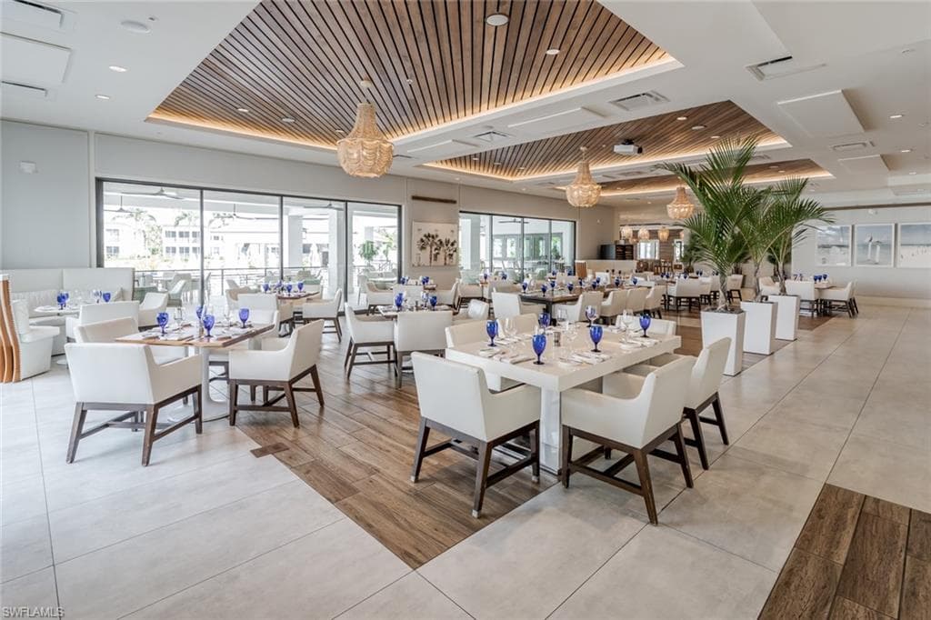 330 Grove Ct 2-201, Naples, FL 34110-37