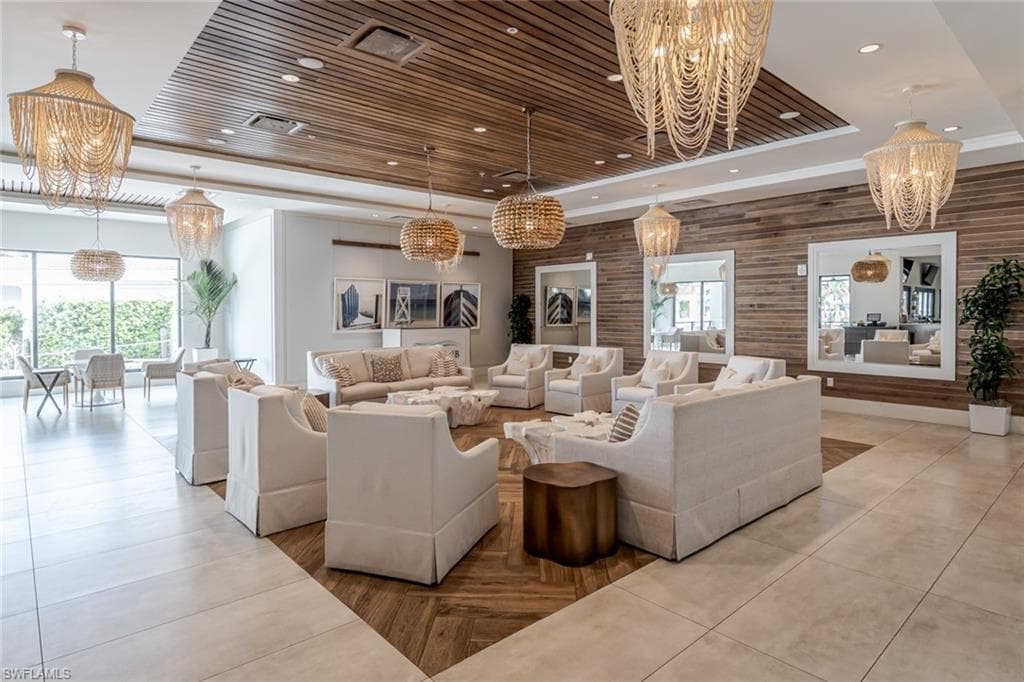 330 Grove Ct 2-201, Naples, FL 34110-38