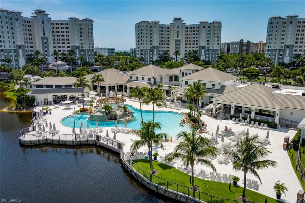 330 Grove Ct 2-201, Naples, FL 34110-43
