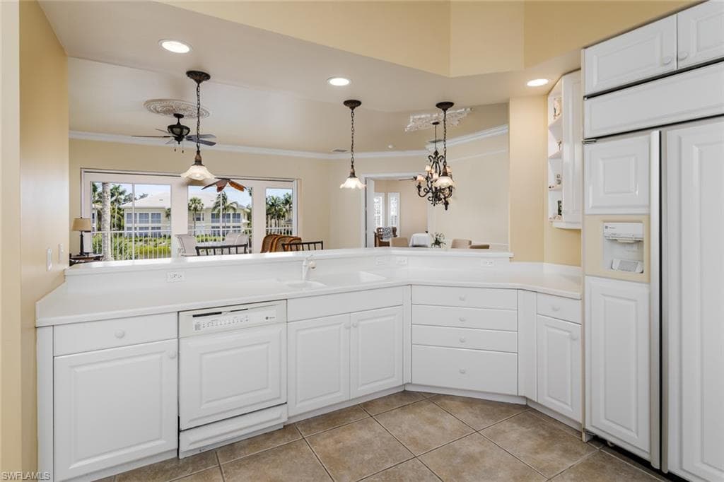 330 Grove Ct 2-201, Naples, FL 34110-5