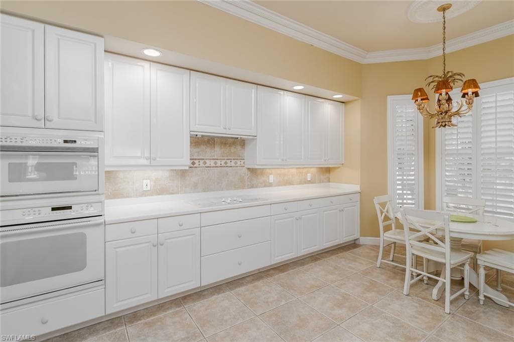 330 Grove Ct 2-201, Naples, FL 34110-6