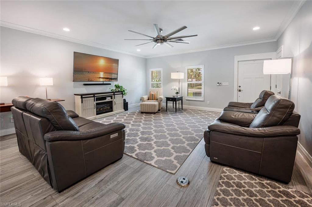 10327 Pennsylvania Ave, Bonita Springs, FL 34135-9