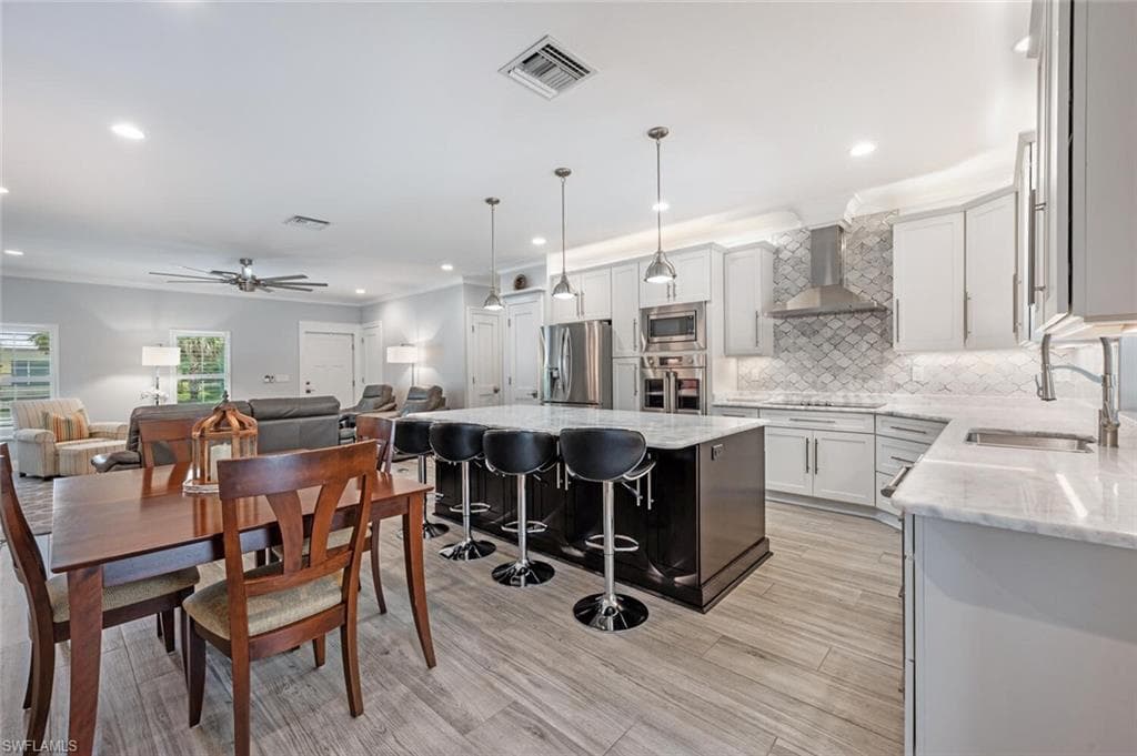 10327 Pennsylvania Ave, Bonita Springs, FL 34135-11
