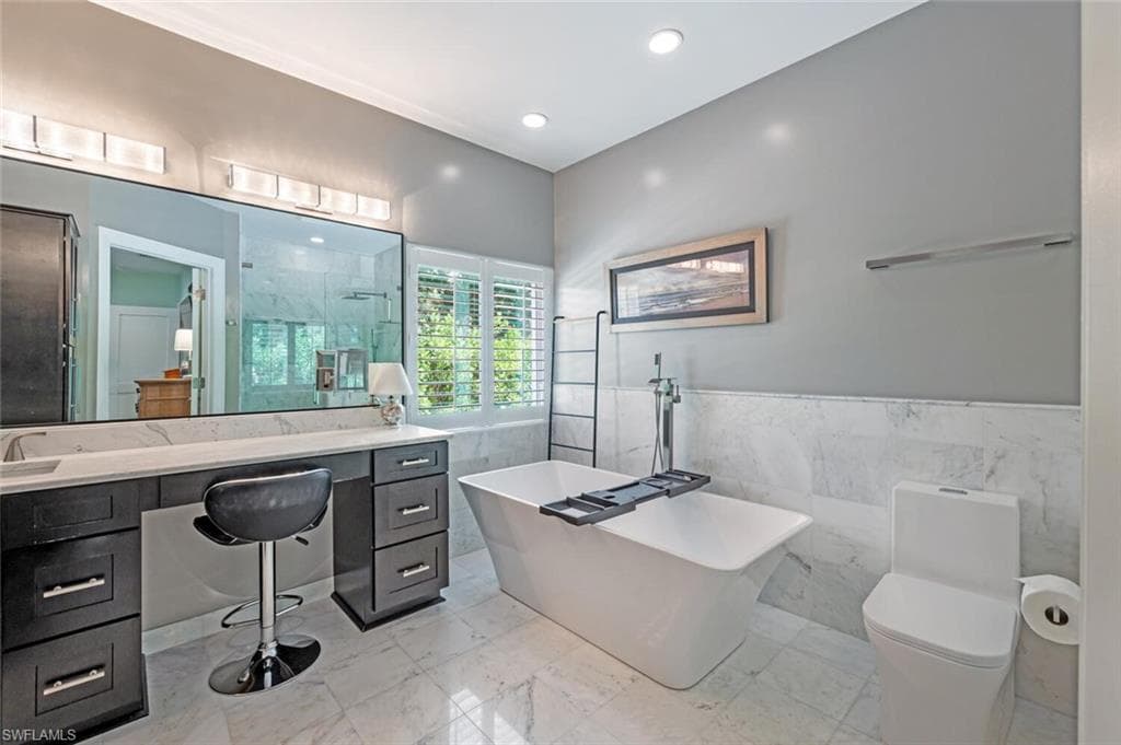 10327 Pennsylvania Ave, Bonita Springs, FL 34135-21