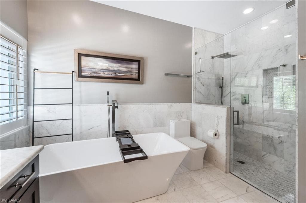10327 Pennsylvania Ave, Bonita Springs, FL 34135-23