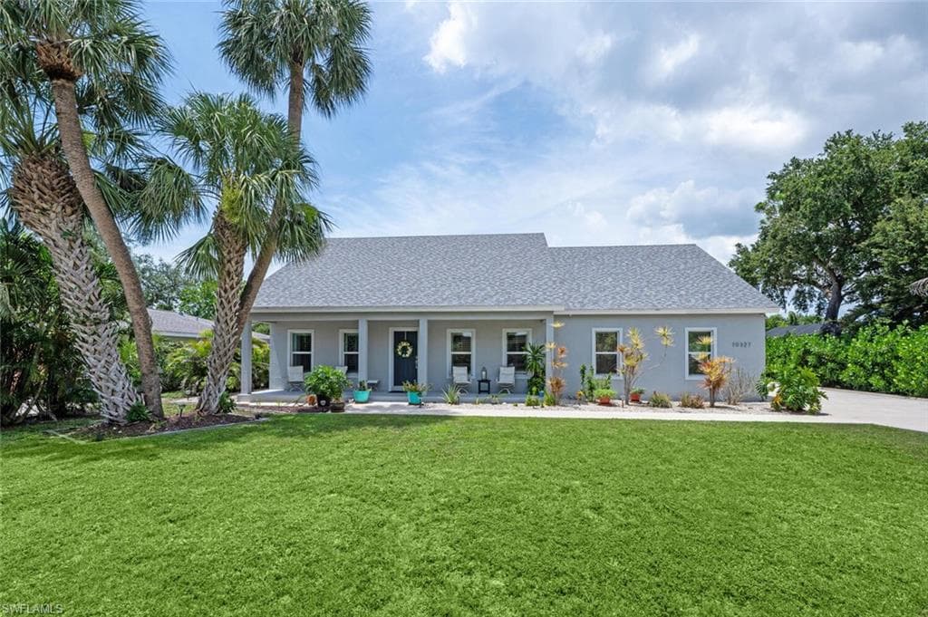 10327 Pennsylvania Ave, Bonita Springs, FL 34135-2