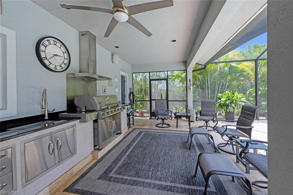 10327 Pennsylvania Ave, Bonita Springs, FL 34135-36