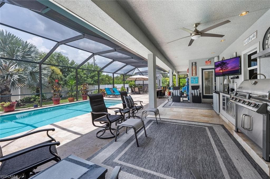 10327 Pennsylvania Ave, Bonita Springs, FL 34135-37
