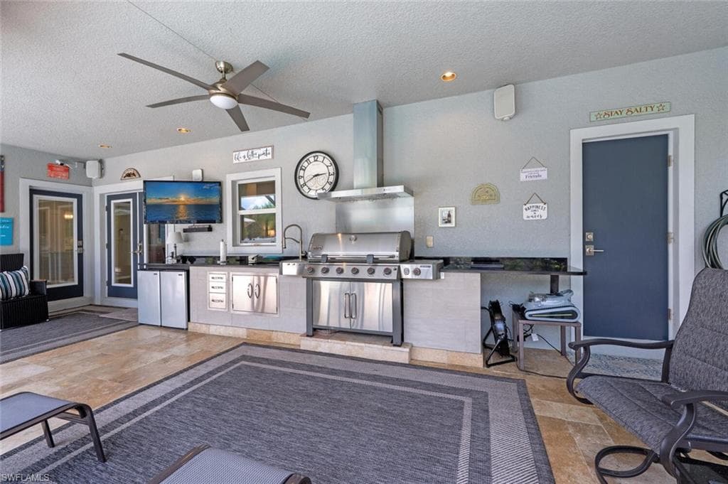 10327 Pennsylvania Ave, Bonita Springs, FL 34135-38