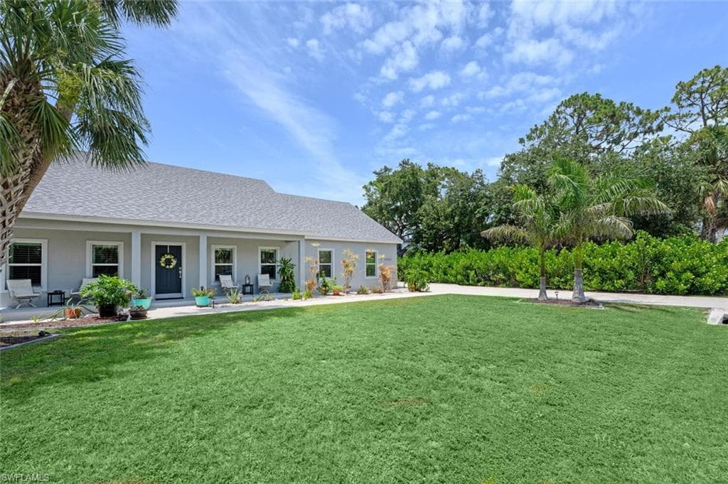 10327 Pennsylvania Ave, Bonita Springs, FL 34135-3