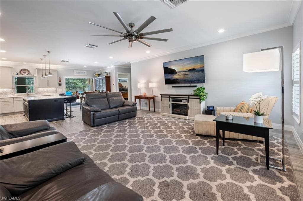 10327 Pennsylvania Ave, Bonita Springs, FL 34135-7