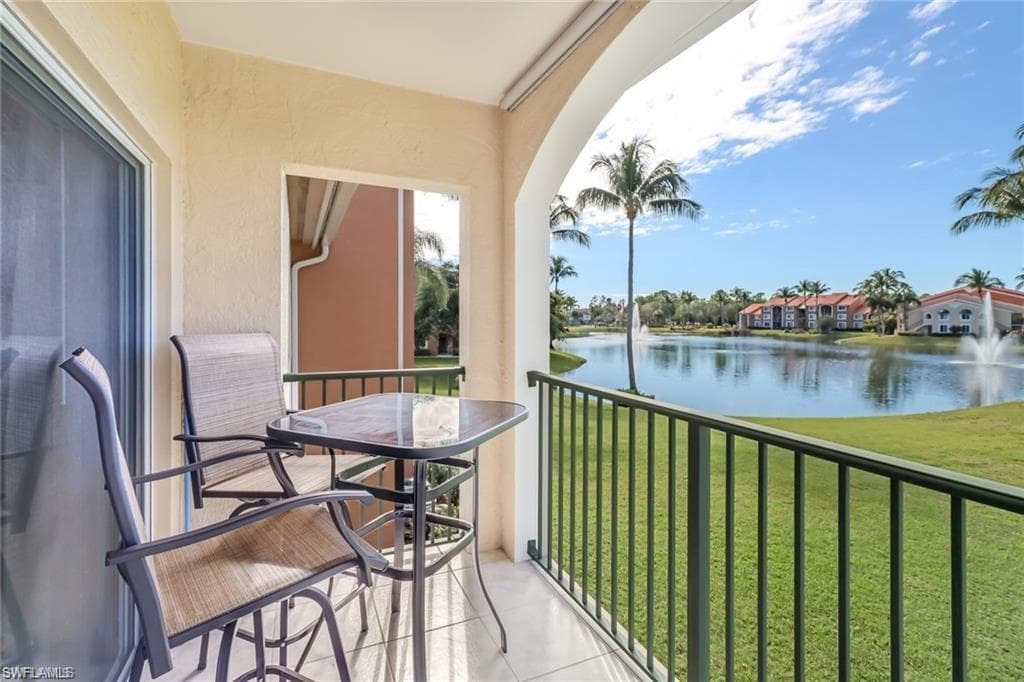 1265 Wildwood Lakes Blvd 208, Naples, FL 34104-3