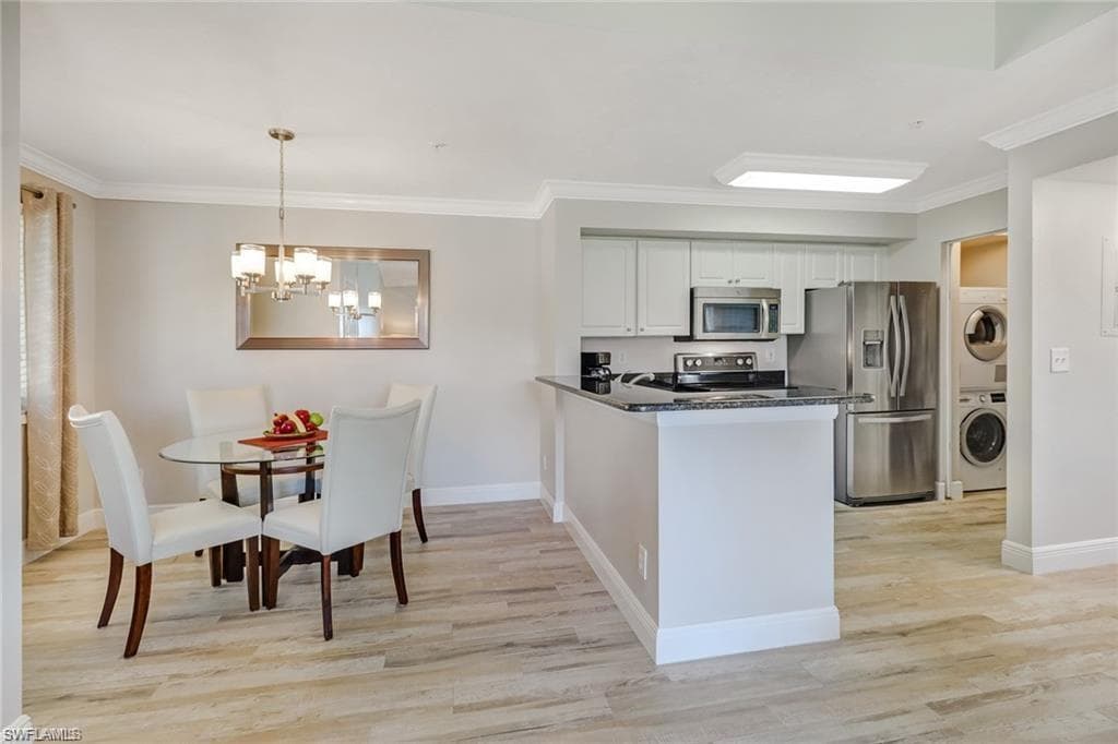 1265 Wildwood Lakes Blvd 208, Naples, FL 34104-7
