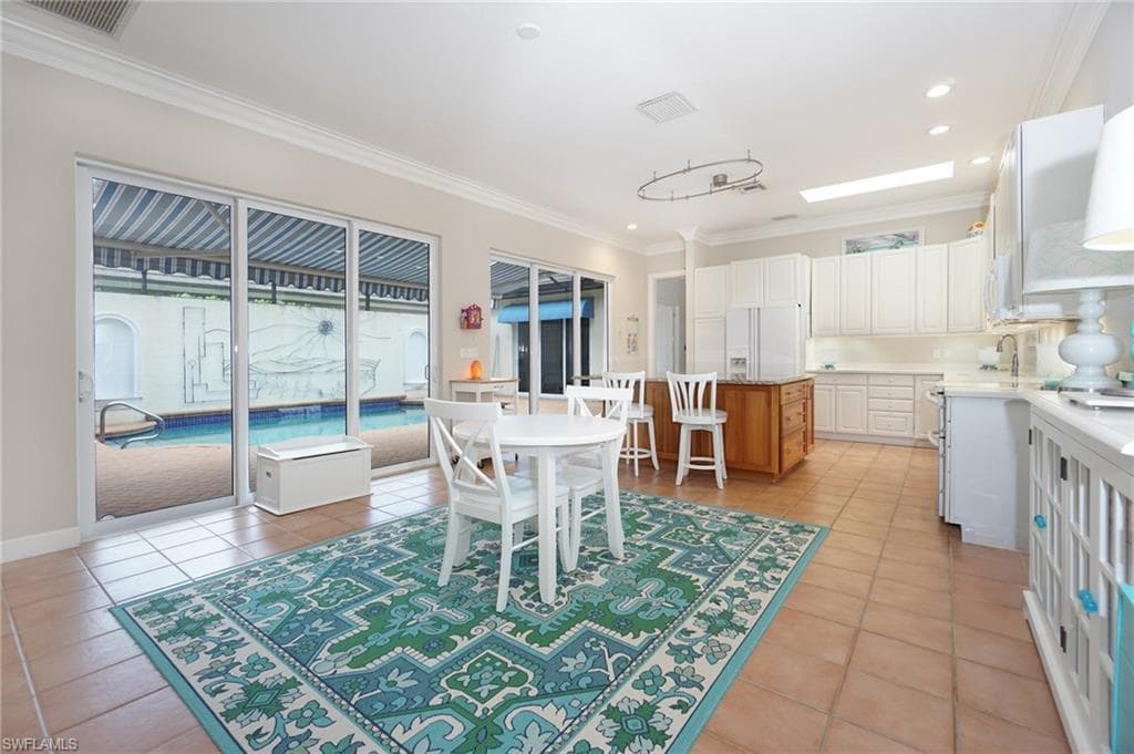 922 Turtle Ct 21-21, Naples, FL 34108-11
