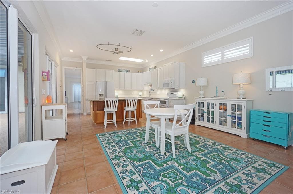 922 Turtle Ct 21-21, Naples, FL 34108-12