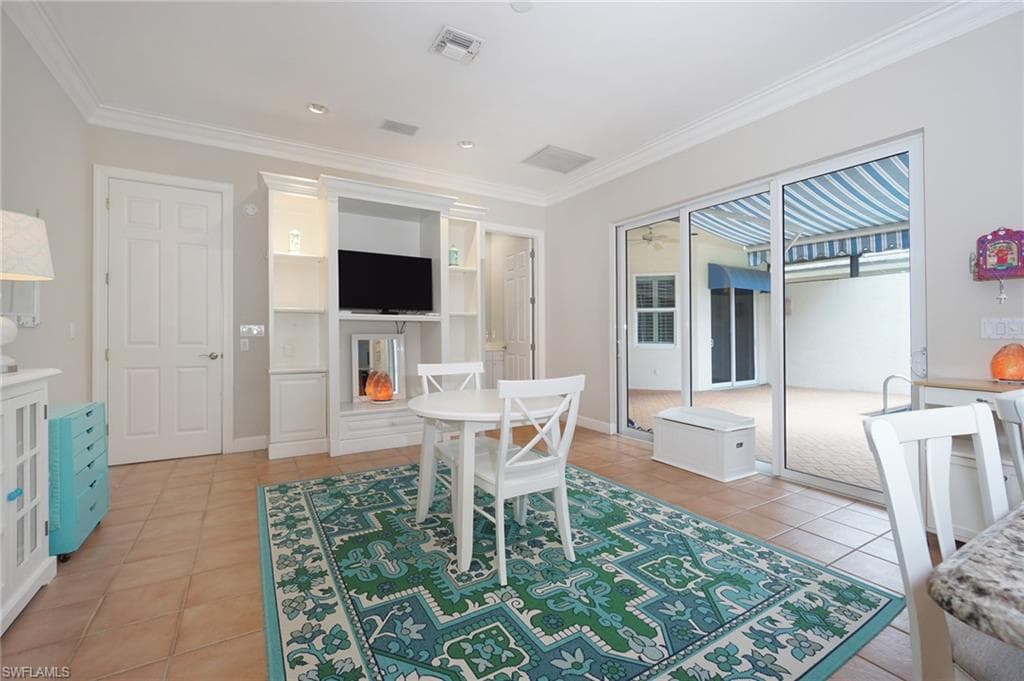 922 Turtle Ct 21-21, Naples, FL 34108-17