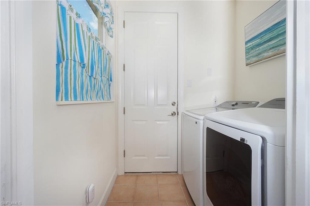 922 Turtle Ct 21-21, Naples, FL 34108-18