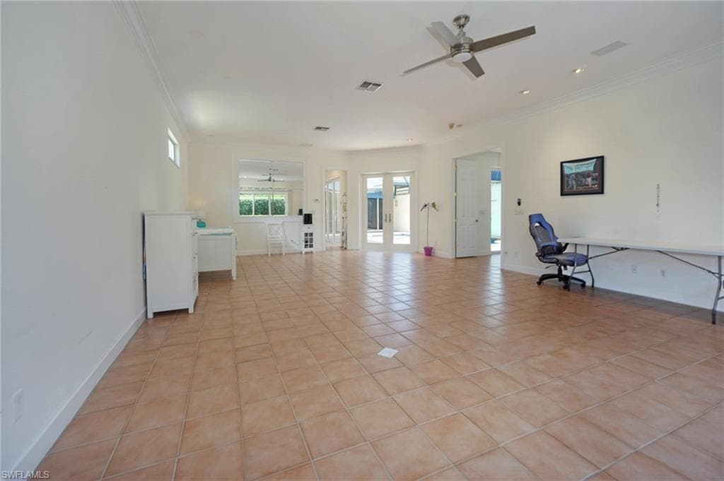 922 Turtle Ct 21-21, Naples, FL 34108-20