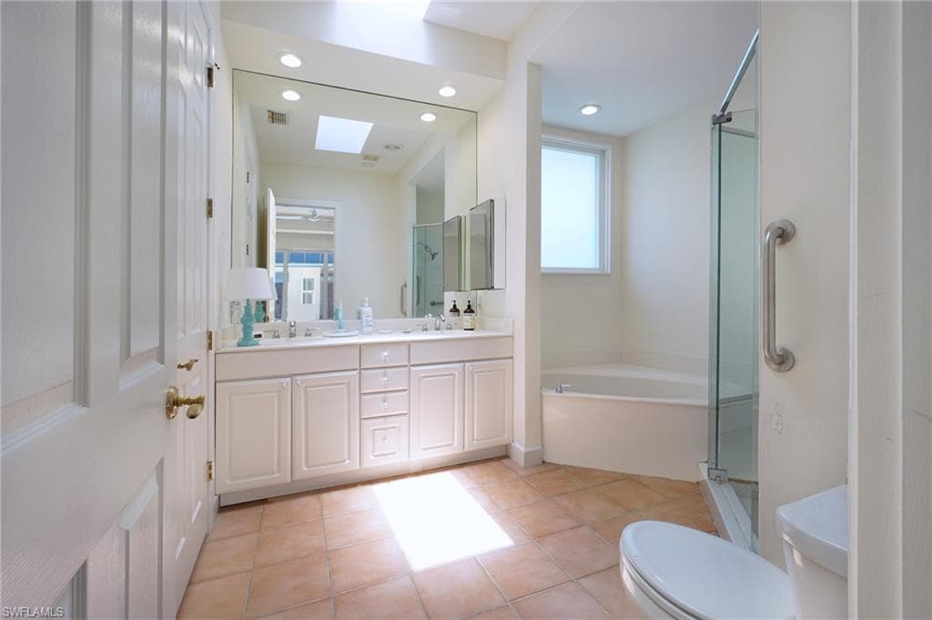 922 Turtle Ct 21-21, Naples, FL 34108-25