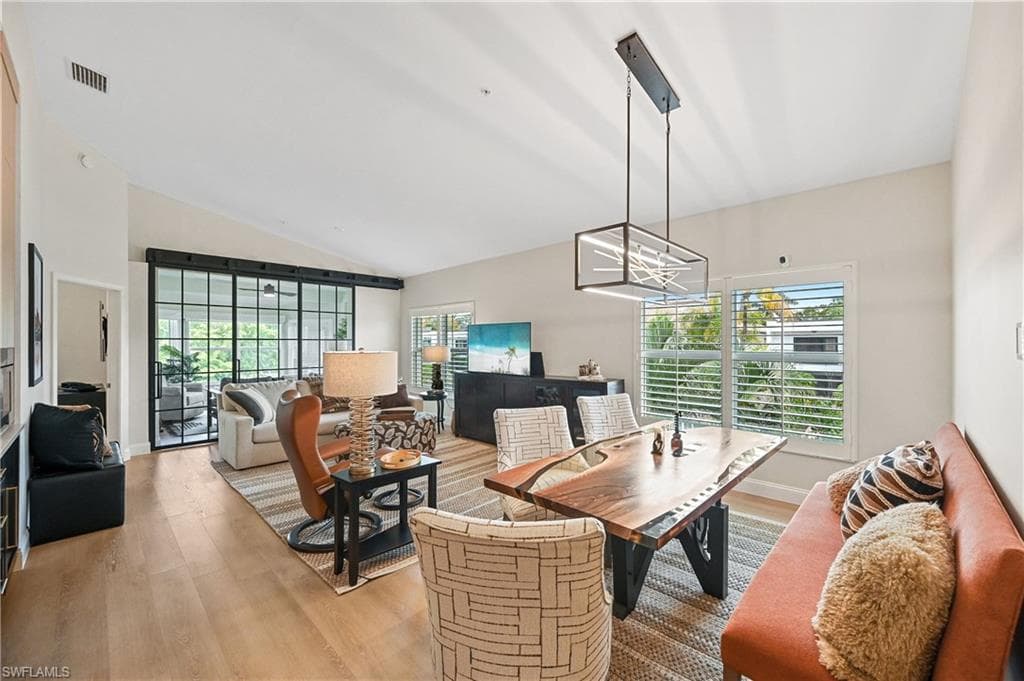 547 11th Ave S 204, Naples, FL 34102-12