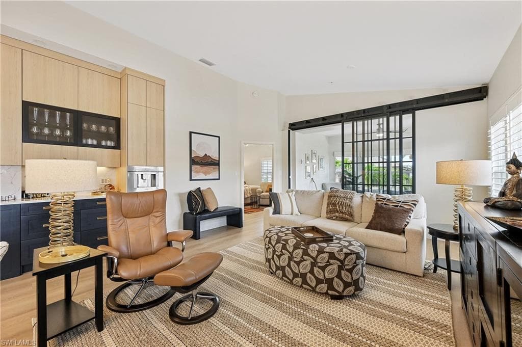 547 11th Ave S 204, Naples, FL 34102-15