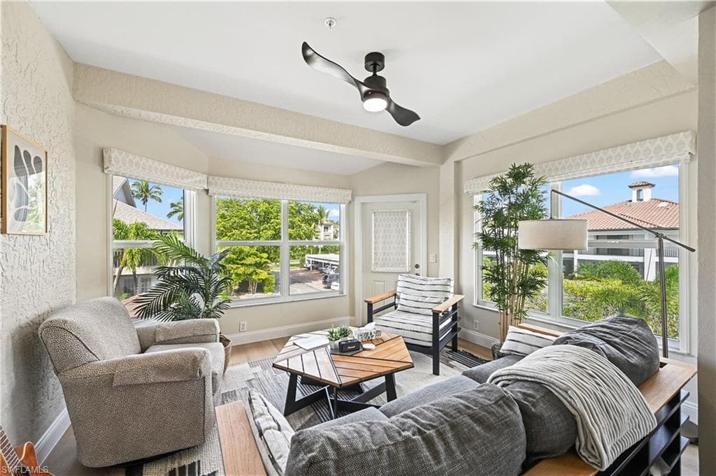547 11th Ave S 204, Naples, FL 34102-20