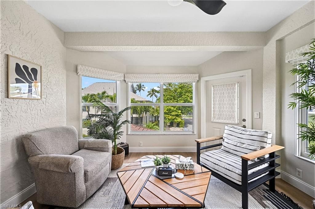 547 11th Ave S 204, Naples, FL 34102-21
