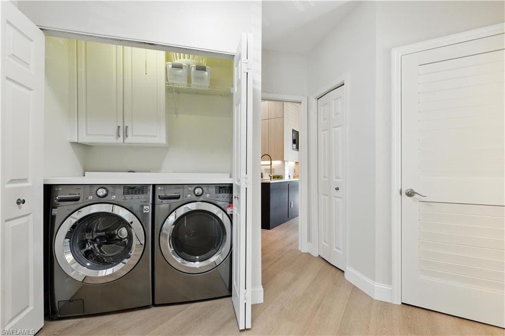 547 11th Ave S 204, Naples, FL 34102-27