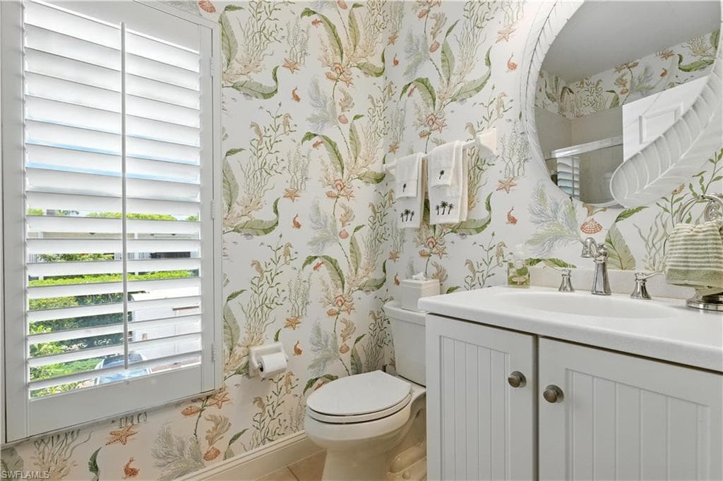 547 11th Ave S 204, Naples, FL 34102-28
