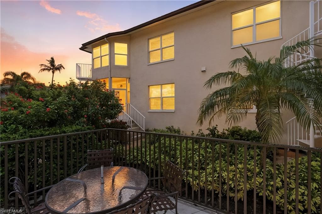 547 11th Ave S 204, Naples, FL 34102-32
