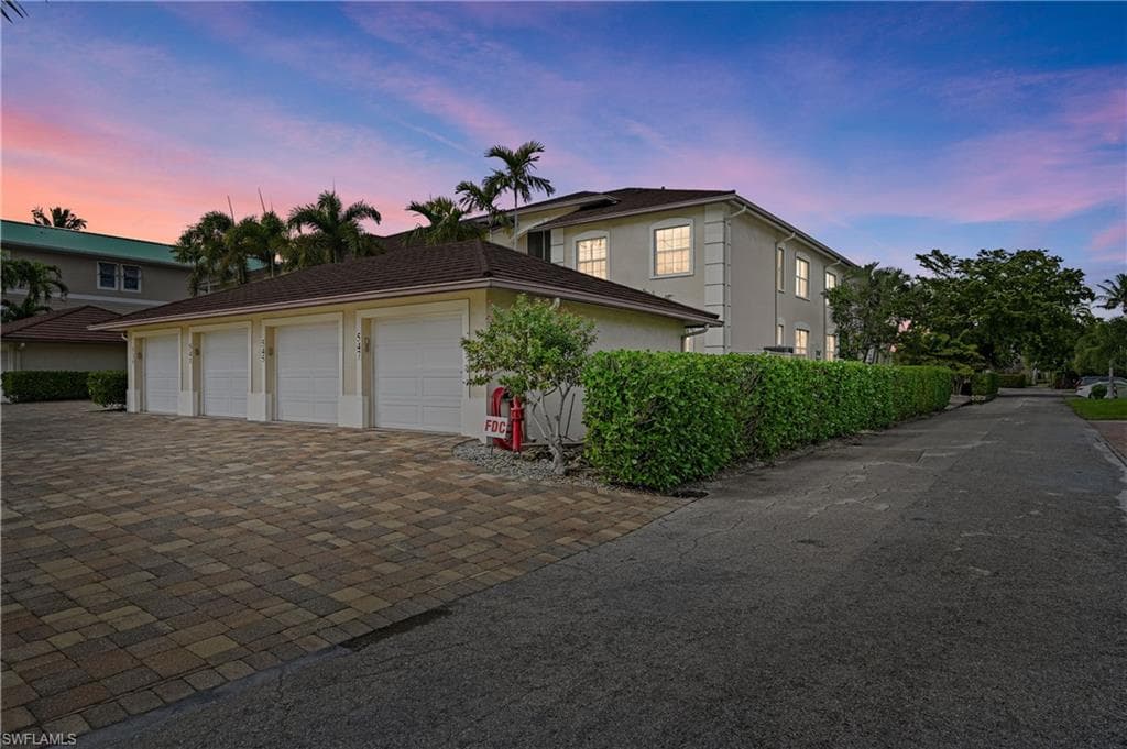 547 11th Ave S 204, Naples, FL 34102-33
