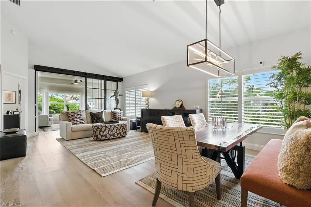 547 11th Ave S 204, Naples, FL 34102-4