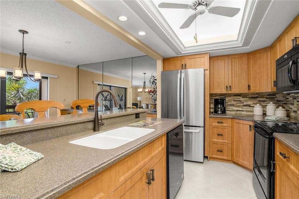 615 Seaview Ct Q3, Marco Island, FL 34145-16