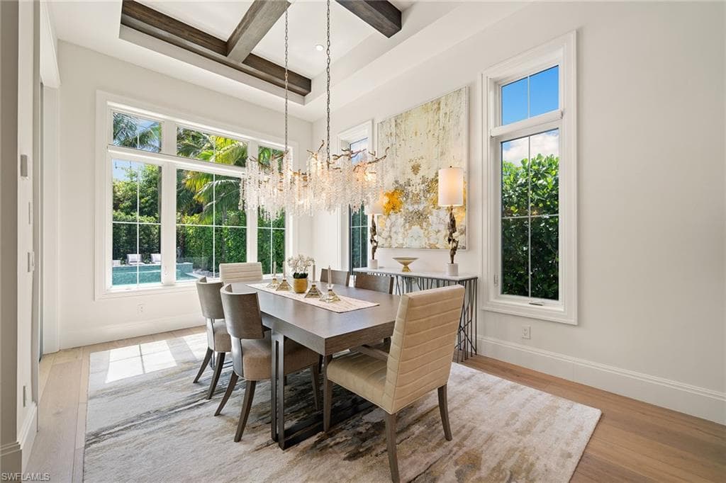 150 6th St N, Naples, FL 34102-13