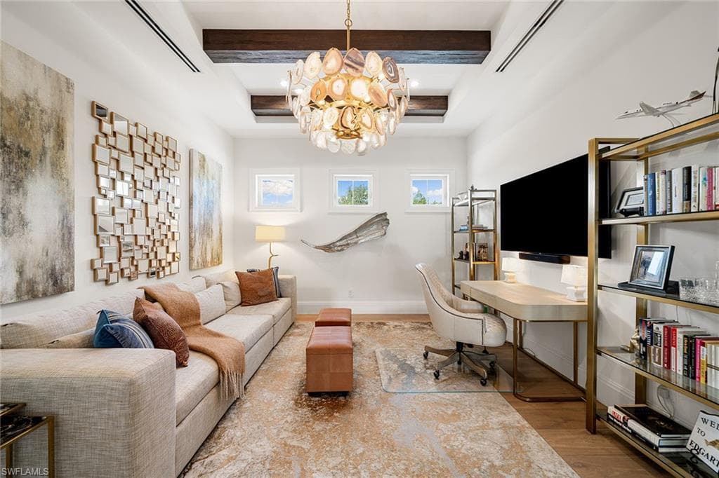 150 6th St N, Naples, FL 34102-33