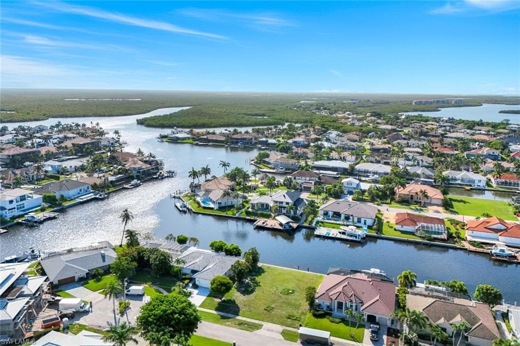 1889 Woodbine Ct, Marco Island, FL 34145-8