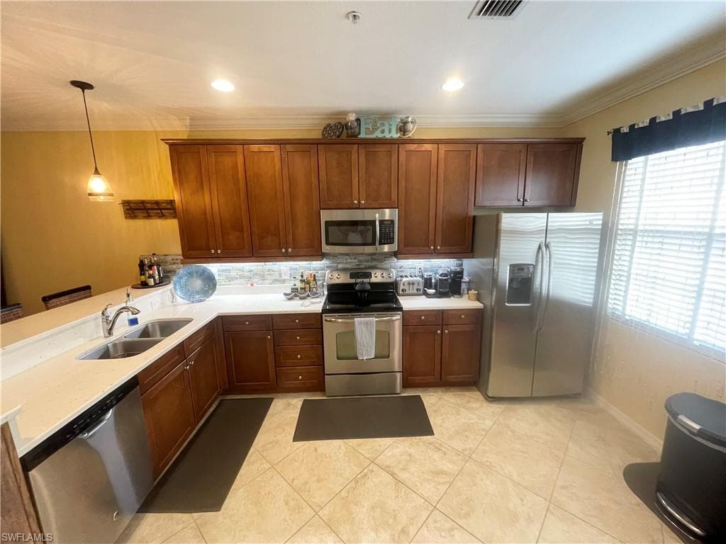 9041 Alturas St 3803, Naples, FL 34113-8