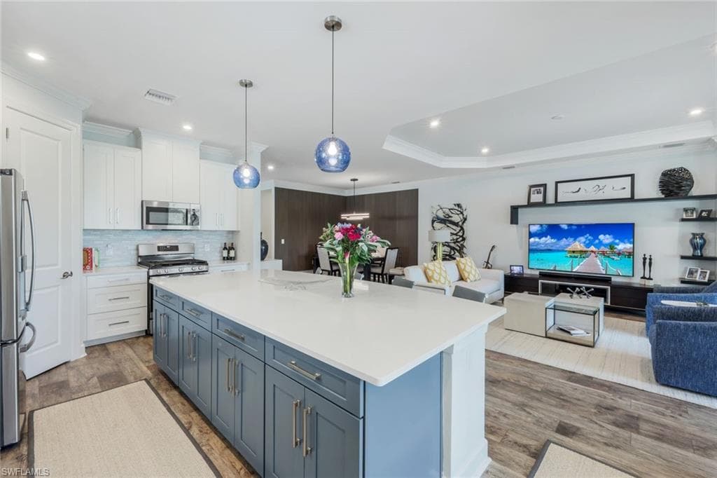 15236 Turin Dr, Naples, FL 34114-11