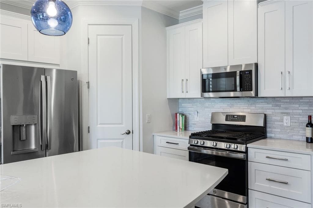 15236 Turin Dr, Naples, FL 34114-12