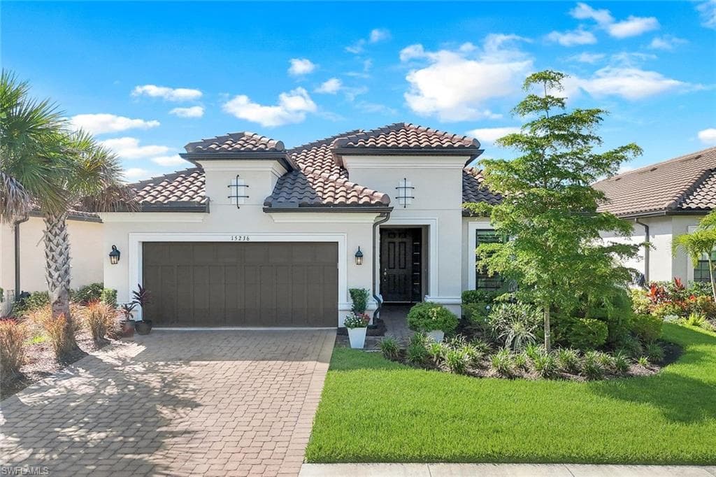 15236 Turin Dr, Naples, FL 34114-2