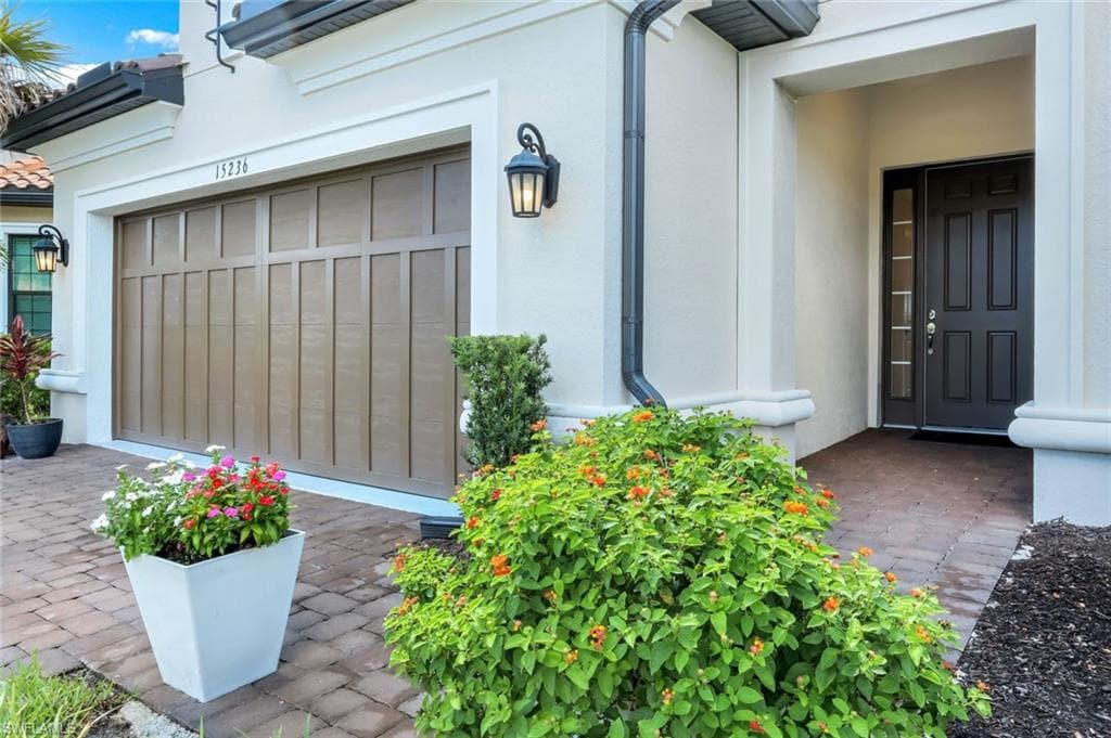 15236 Turin Dr, Naples, FL 34114-3