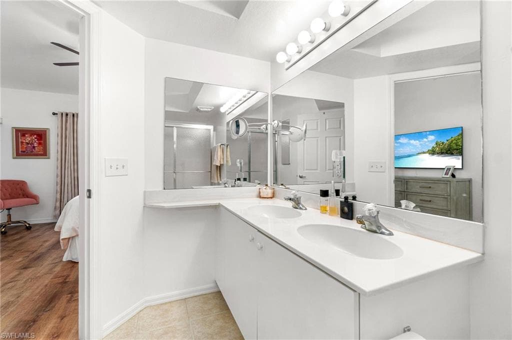 4945 Cougar Ct S 4-202, Naples, FL 34109-20