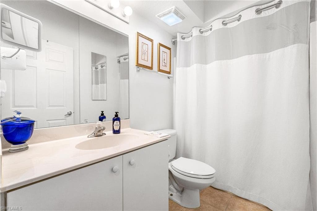 4945 Cougar Ct S 4-202, Naples, FL 34109-23