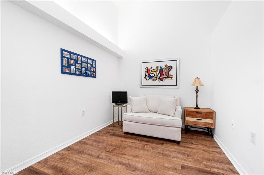 4945 Cougar Ct S 4-202, Naples, FL 34109-25